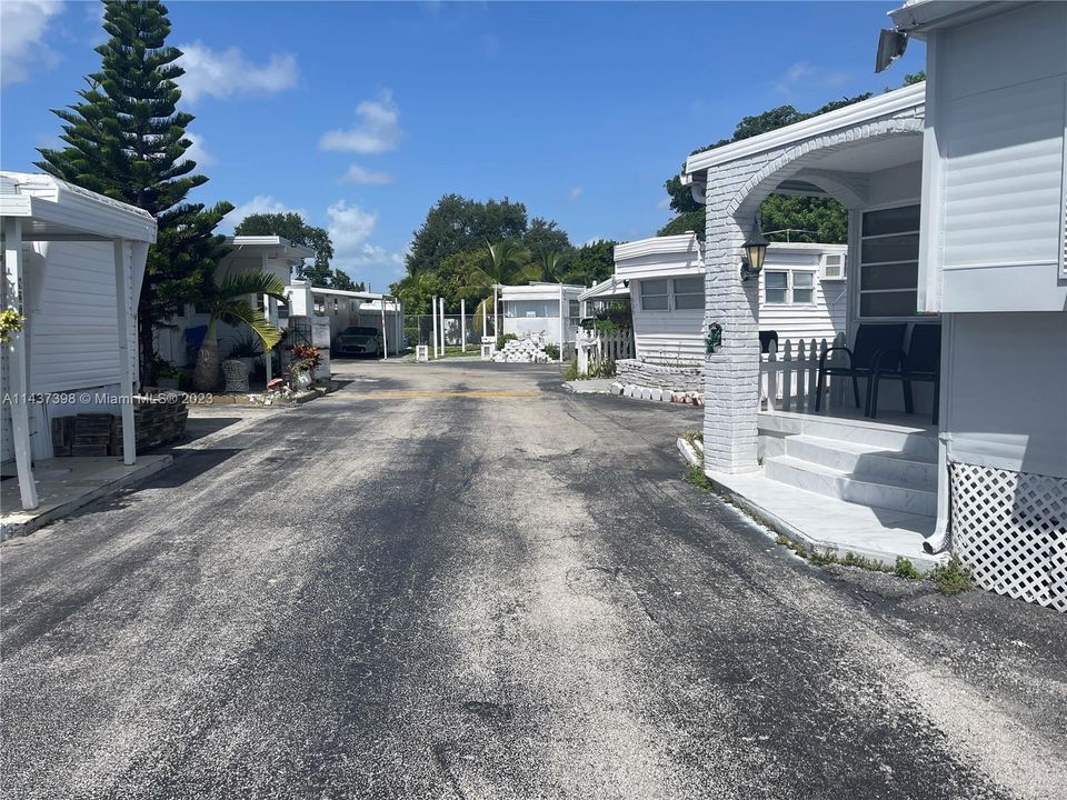 Vendido Recientemente: $64,599 (3 camas, 1 baños, 5578 Pies cuadrados)