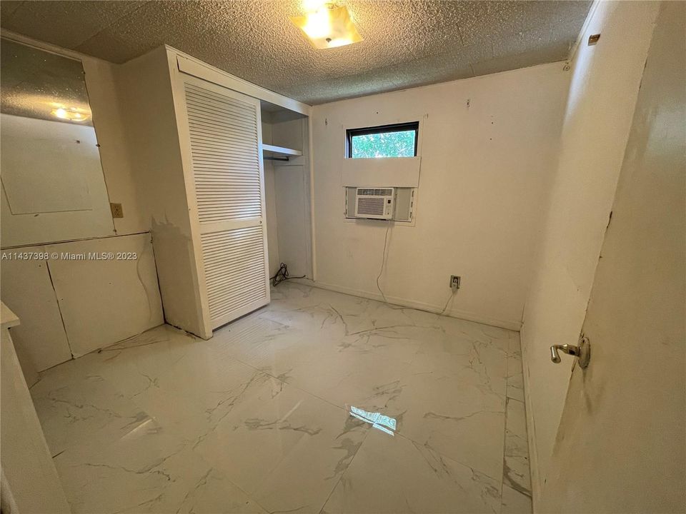 Vendido Recientemente: $64,599 (3 camas, 1 baños, 5578 Pies cuadrados)