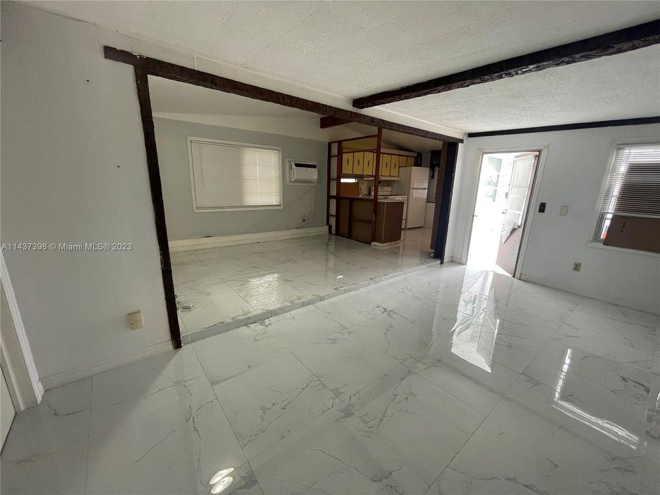 Vendido Recientemente: $64,599 (3 camas, 1 baños, 5578 Pies cuadrados)