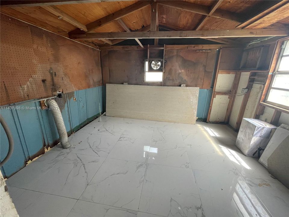 Vendido Recientemente: $64,599 (3 camas, 1 baños, 5578 Pies cuadrados)