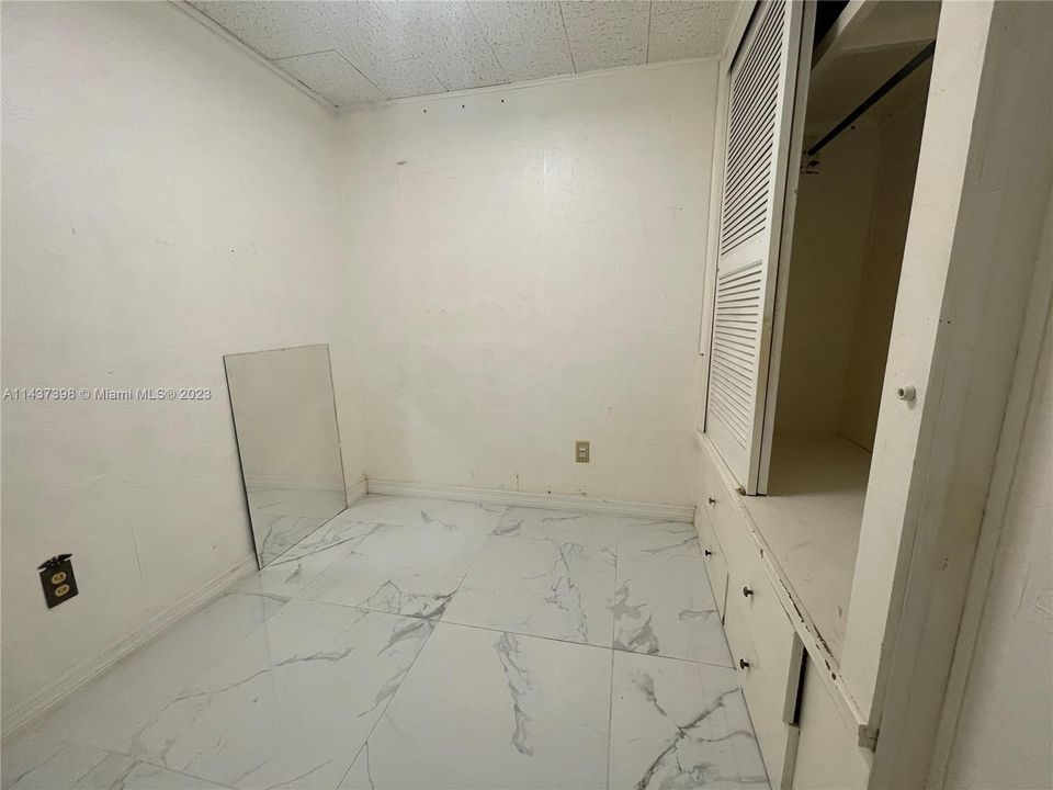 Vendido Recientemente: $64,599 (3 camas, 1 baños, 5578 Pies cuadrados)