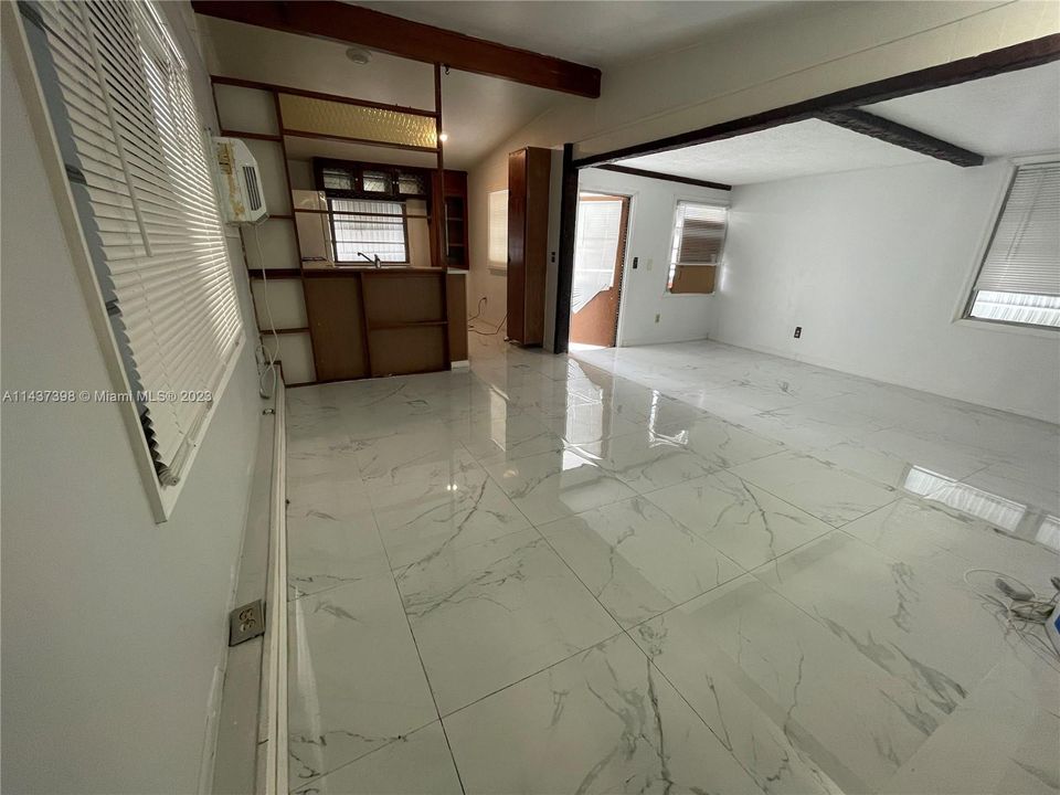 Vendido Recientemente: $64,599 (3 camas, 1 baños, 5578 Pies cuadrados)