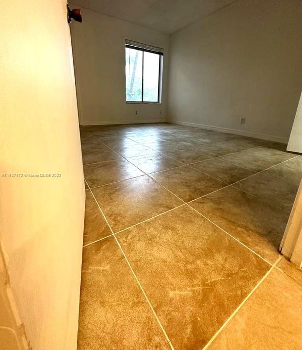 Recently Rented: $1,650 (1 beds, 1 baths, 712 Square Feet)