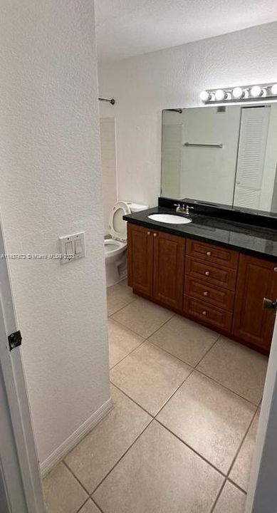 Recently Rented: $1,650 (1 beds, 1 baths, 712 Square Feet)