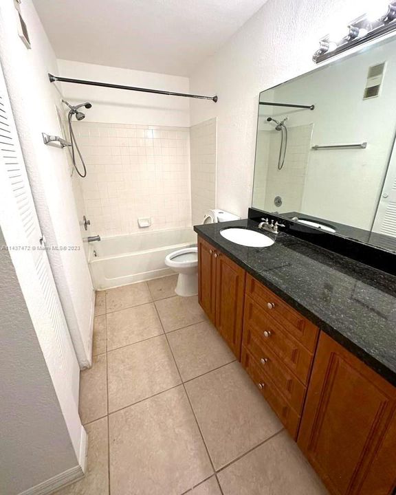 Recently Rented: $1,650 (1 beds, 1 baths, 712 Square Feet)