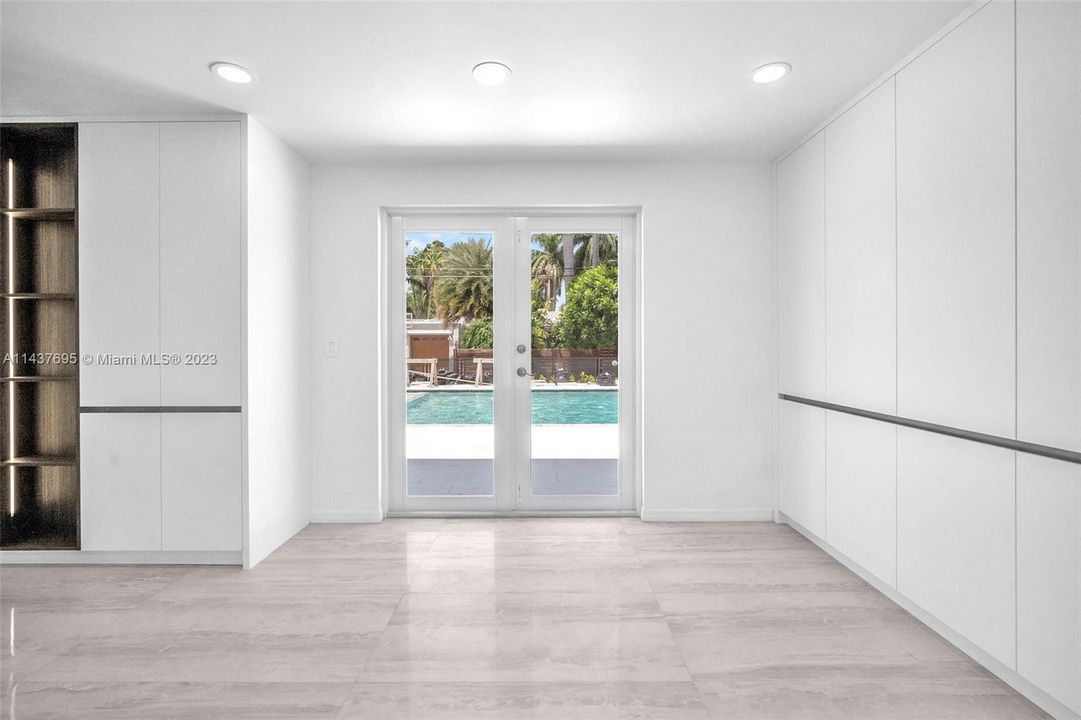 Недавно продано: $2,345,000 (5 спален, 5 ванн, 3676 Квадратных фут)