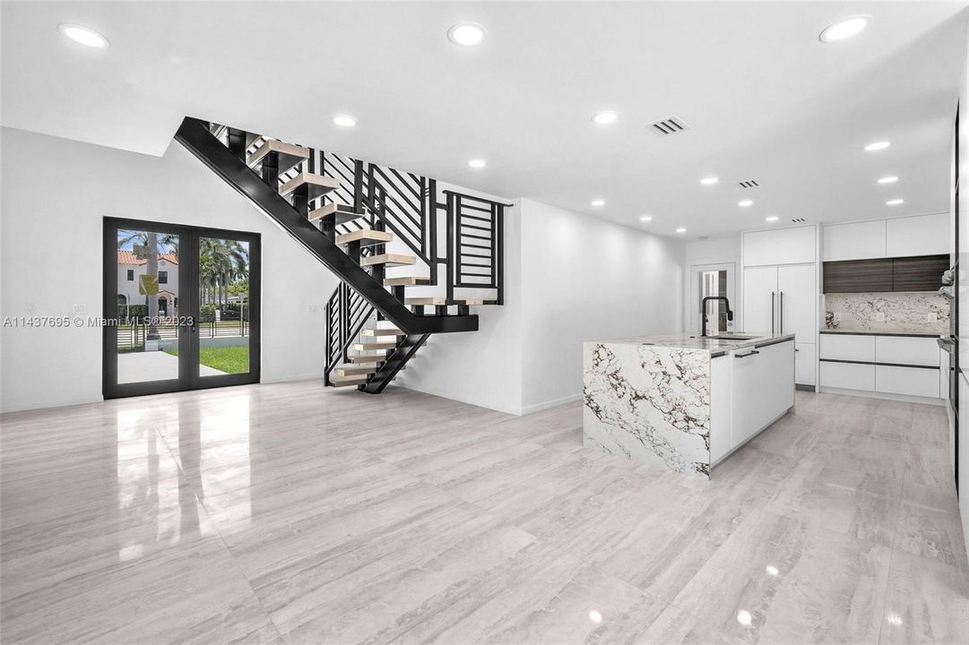 Недавно продано: $2,345,000 (5 спален, 5 ванн, 3676 Квадратных фут)