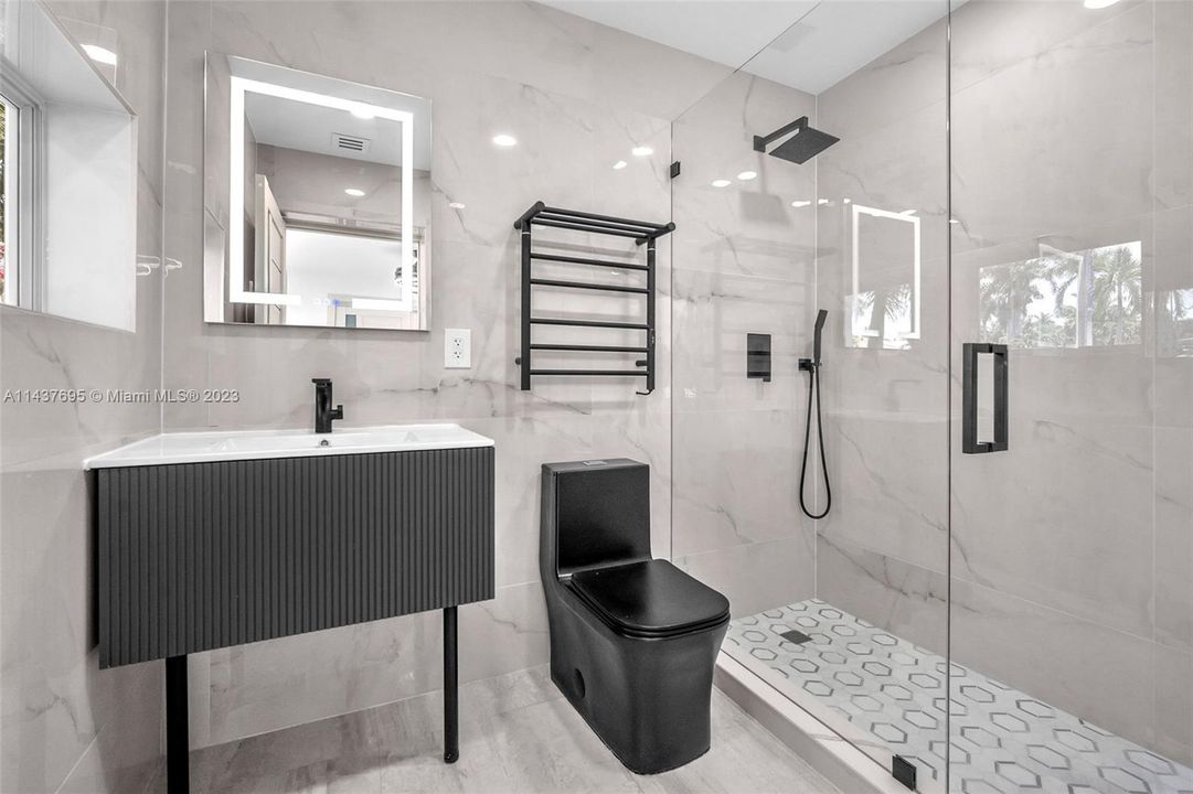 Недавно продано: $2,345,000 (5 спален, 5 ванн, 3676 Квадратных фут)