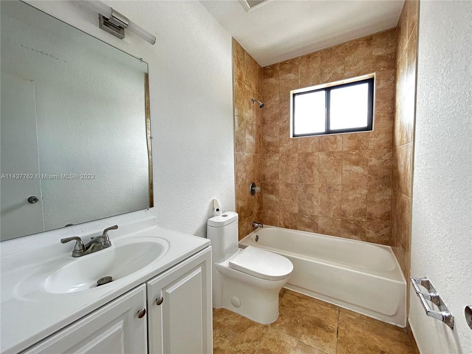 Недавно арендовано: $2,950 (3 спален, 2 ванн, 4905 Квадратных фут)