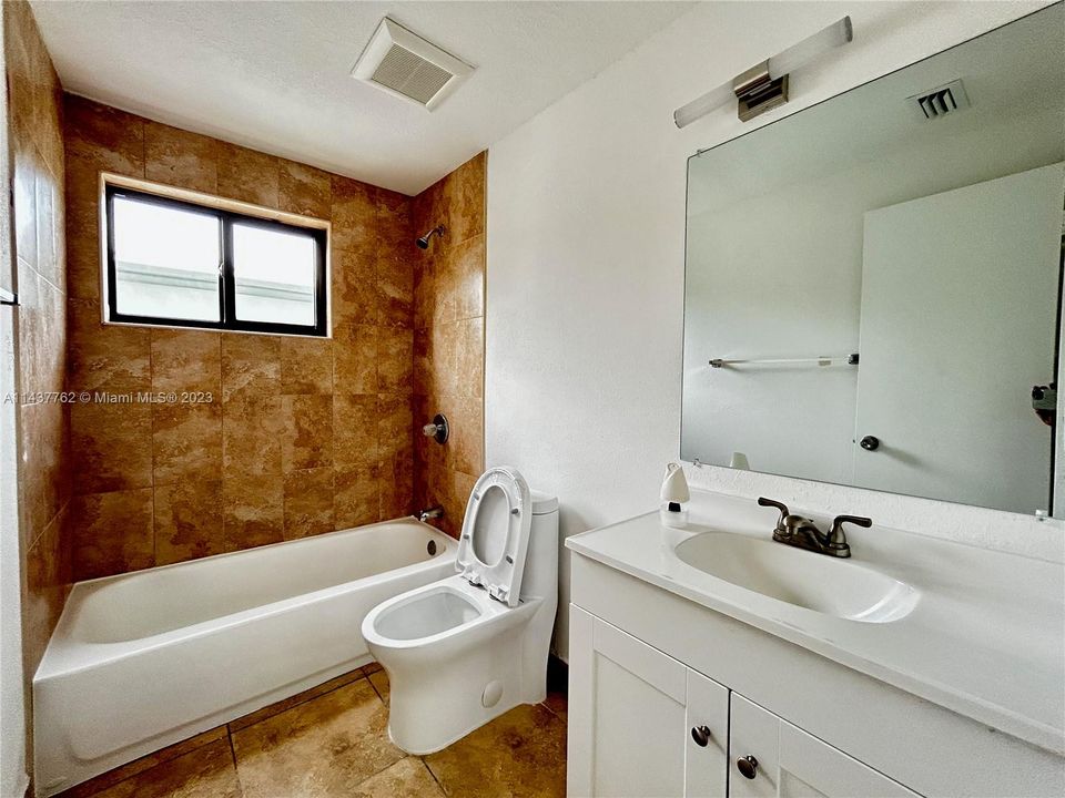 Недавно арендовано: $2,950 (3 спален, 2 ванн, 4905 Квадратных фут)