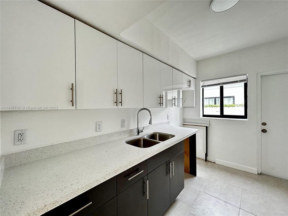 Недавно арендовано: $2,950 (3 спален, 2 ванн, 4905 Квадратных фут)