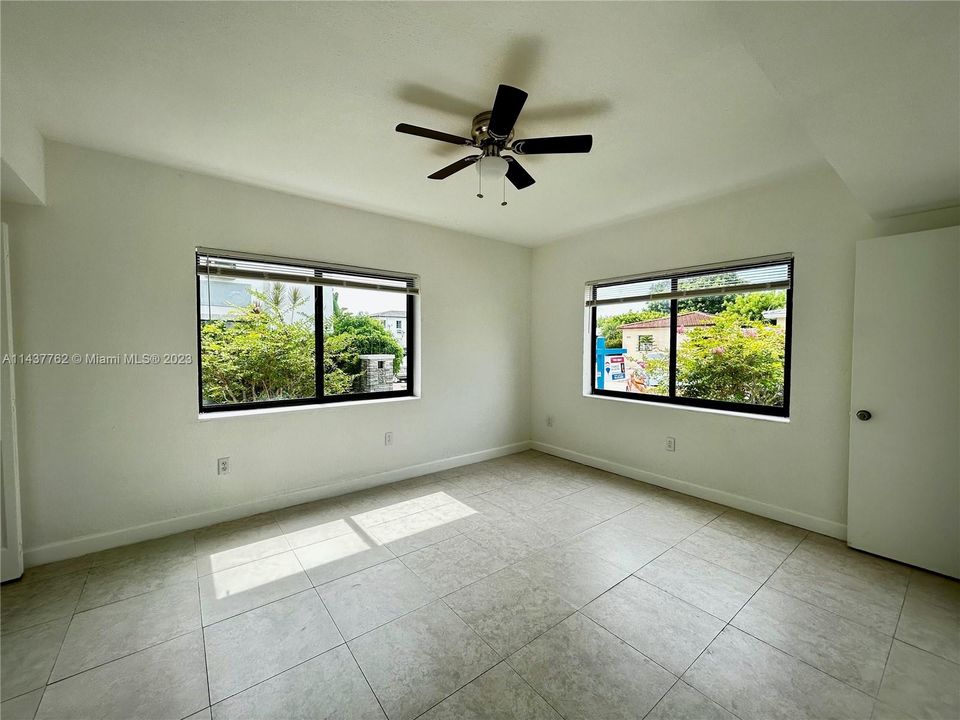 Недавно арендовано: $2,950 (3 спален, 2 ванн, 4905 Квадратных фут)