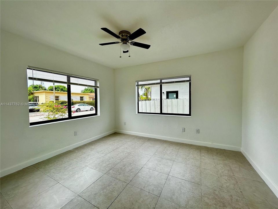 Недавно арендовано: $2,950 (3 спален, 2 ванн, 4905 Квадратных фут)