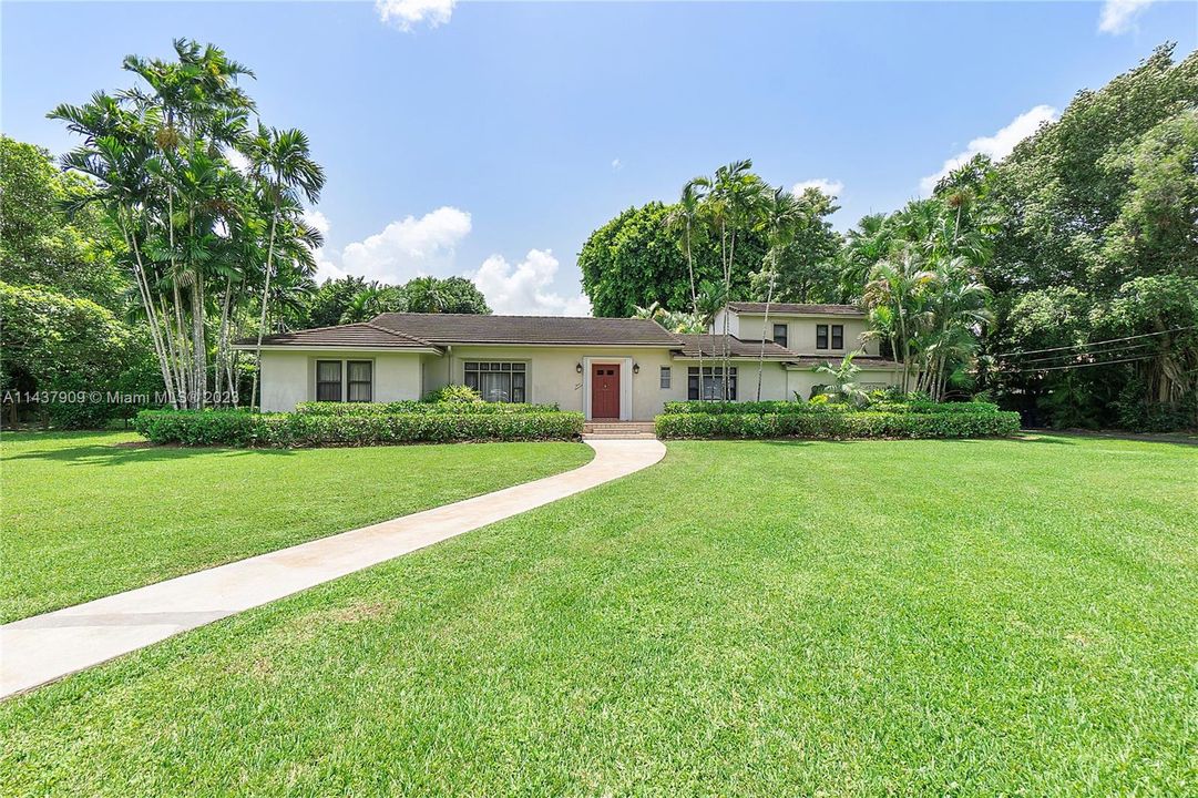 Recently Sold: $1,650,000 (4 beds, 3 baths, 4618 Square Feet)