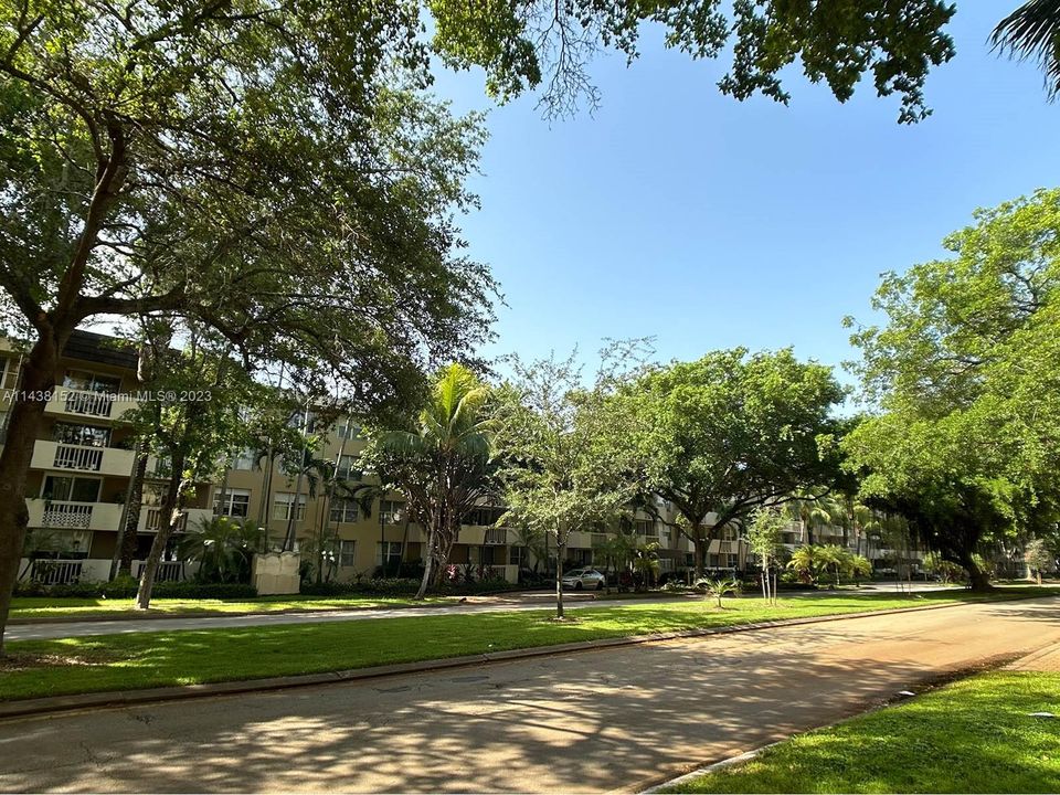 Recently Rented: $1,725 (1 beds, 1 baths, 714 Square Feet)