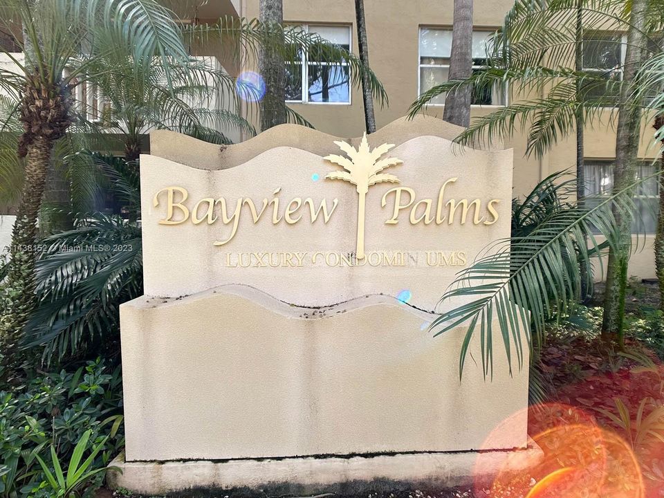 Recently Rented: $1,725 (1 beds, 1 baths, 714 Square Feet)