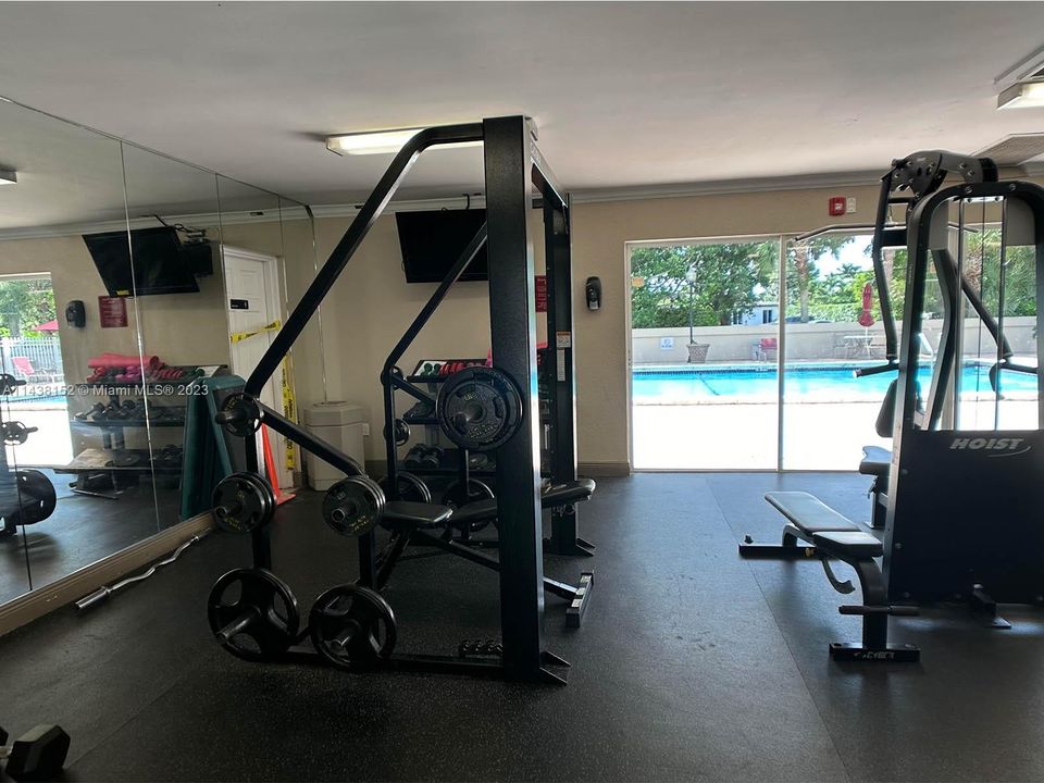 Recently Rented: $1,725 (1 beds, 1 baths, 714 Square Feet)