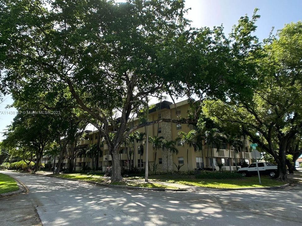 Recently Rented: $1,725 (1 beds, 1 baths, 714 Square Feet)