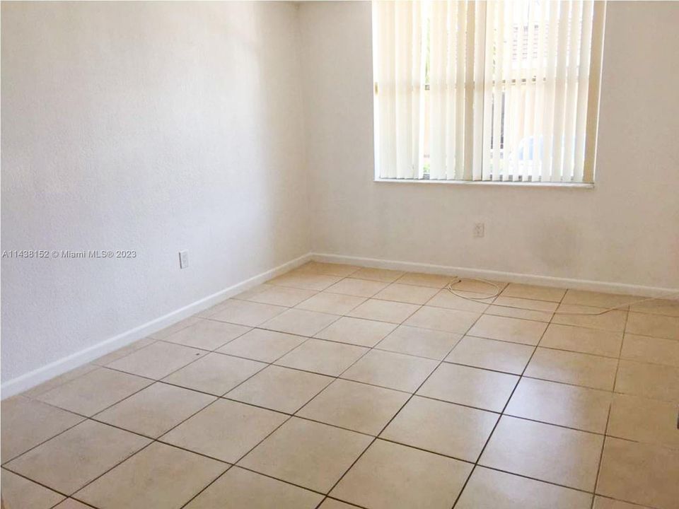 Recently Rented: $1,725 (1 beds, 1 baths, 714 Square Feet)