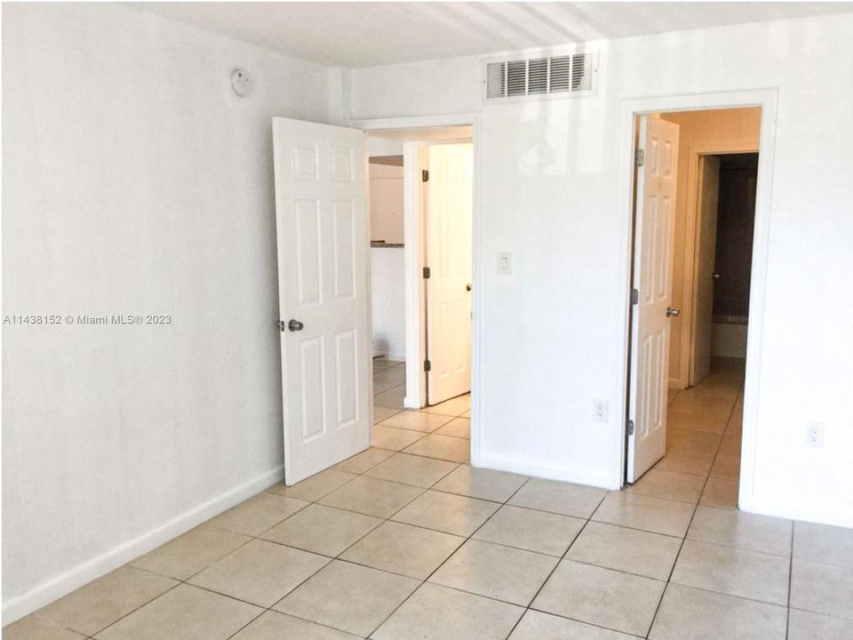 Recently Rented: $1,725 (1 beds, 1 baths, 714 Square Feet)