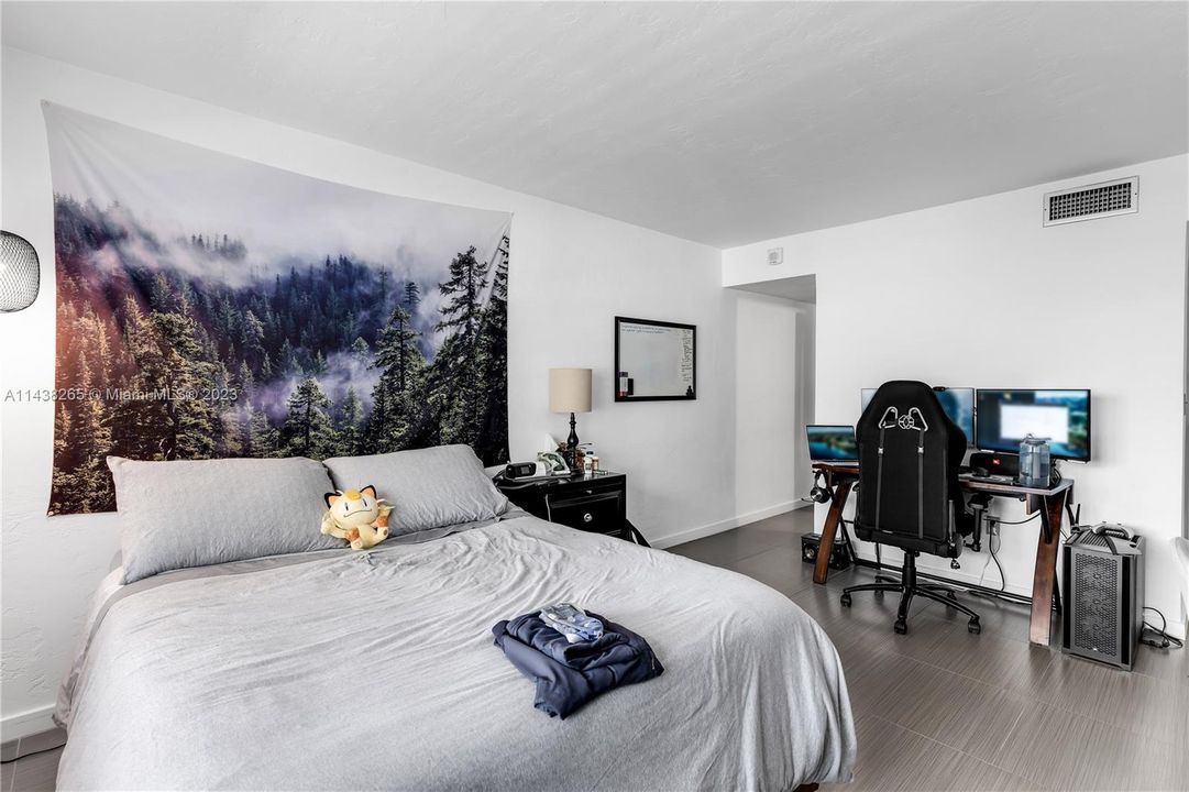 Recently Sold: $284,900 (1 beds, 1 baths, 894 Square Feet)