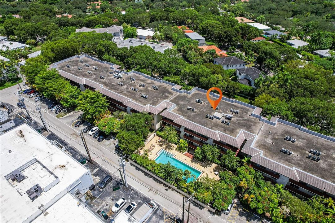 Recently Sold: $284,900 (1 beds, 1 baths, 894 Square Feet)