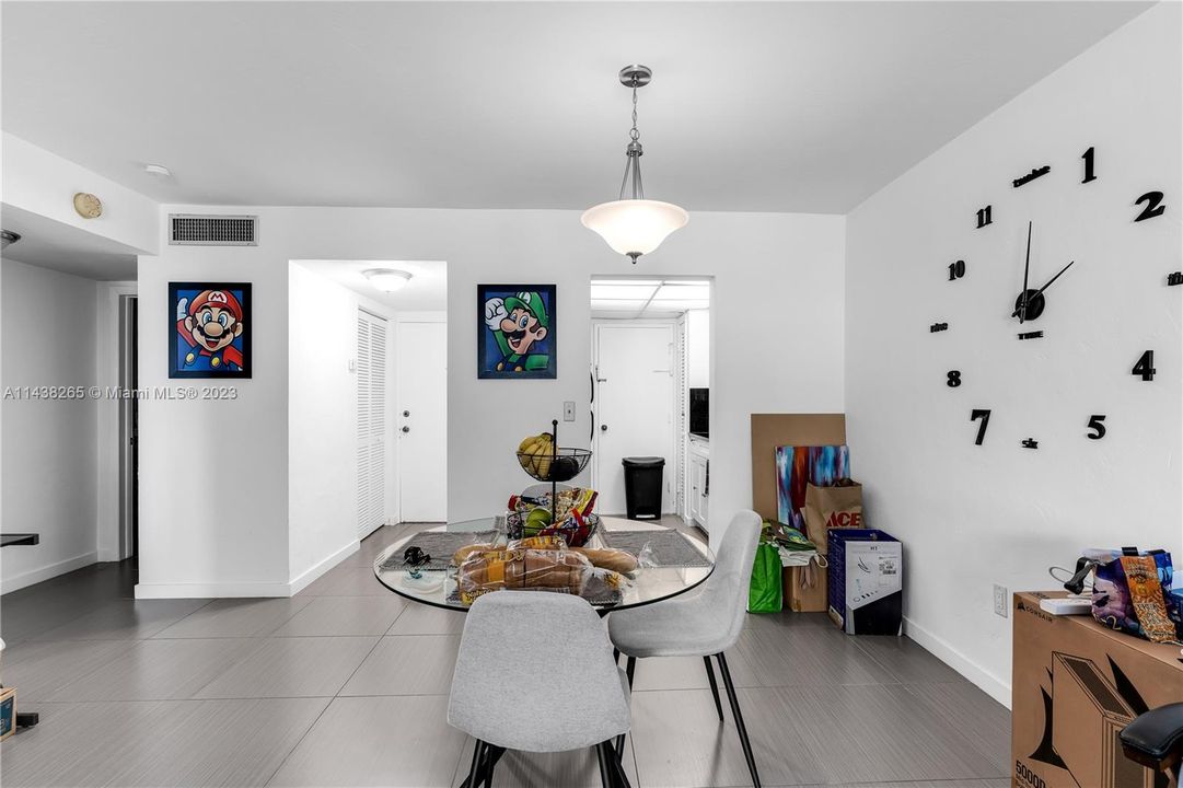 Recently Sold: $284,900 (1 beds, 1 baths, 894 Square Feet)