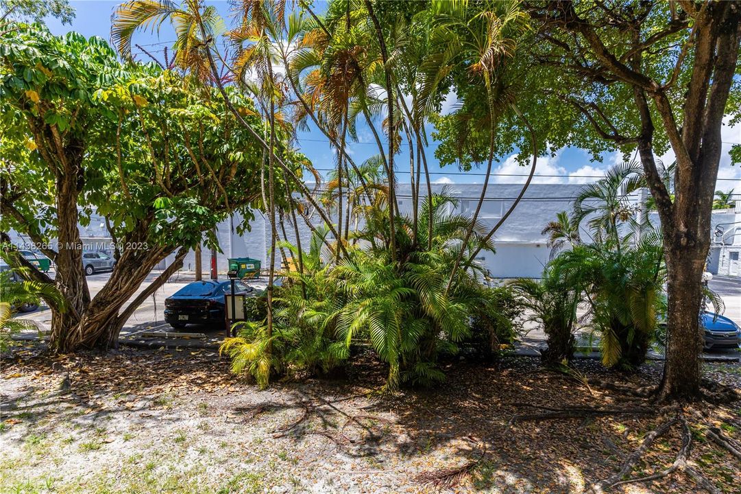 Recently Sold: $284,900 (1 beds, 1 baths, 894 Square Feet)