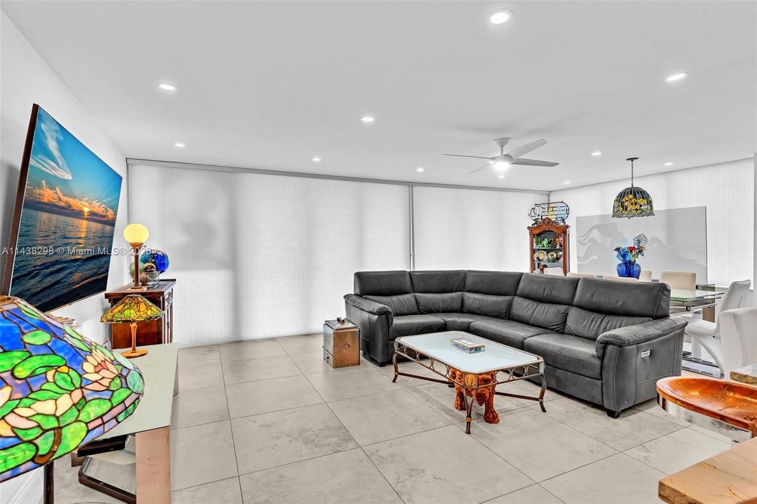 Vendido Recientemente: $495,000 (2 camas, 2 baños, 1541 Pies cuadrados)