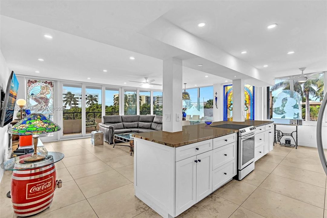 Vendido Recientemente: $495,000 (2 camas, 2 baños, 1541 Pies cuadrados)