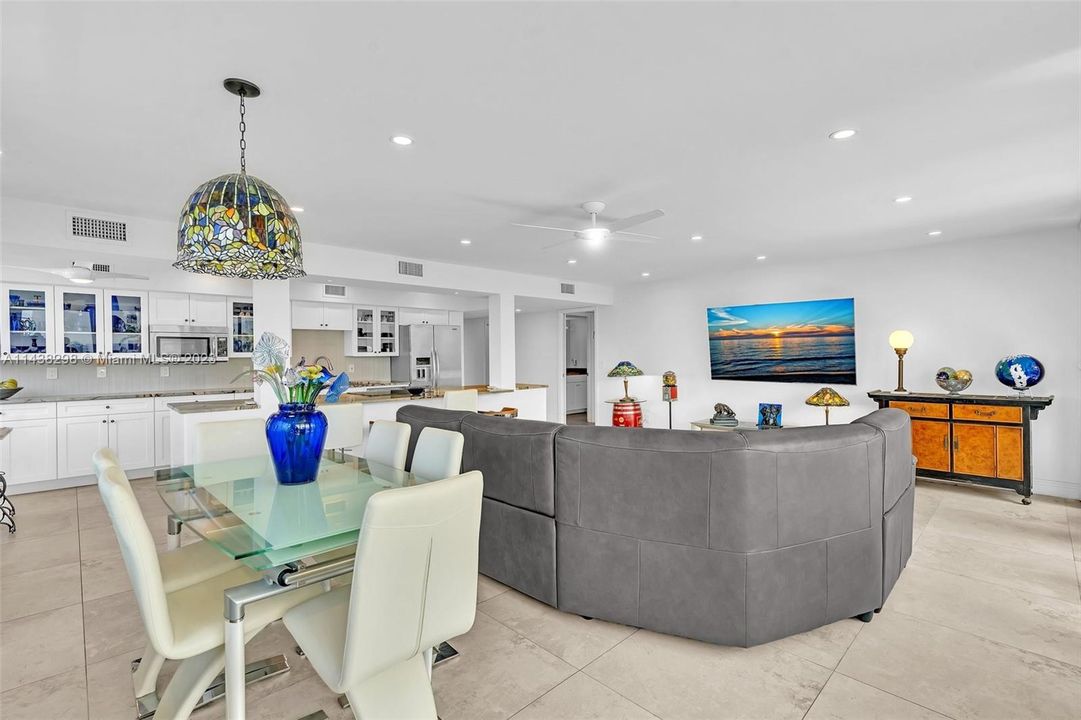 Vendido Recientemente: $495,000 (2 camas, 2 baños, 1541 Pies cuadrados)