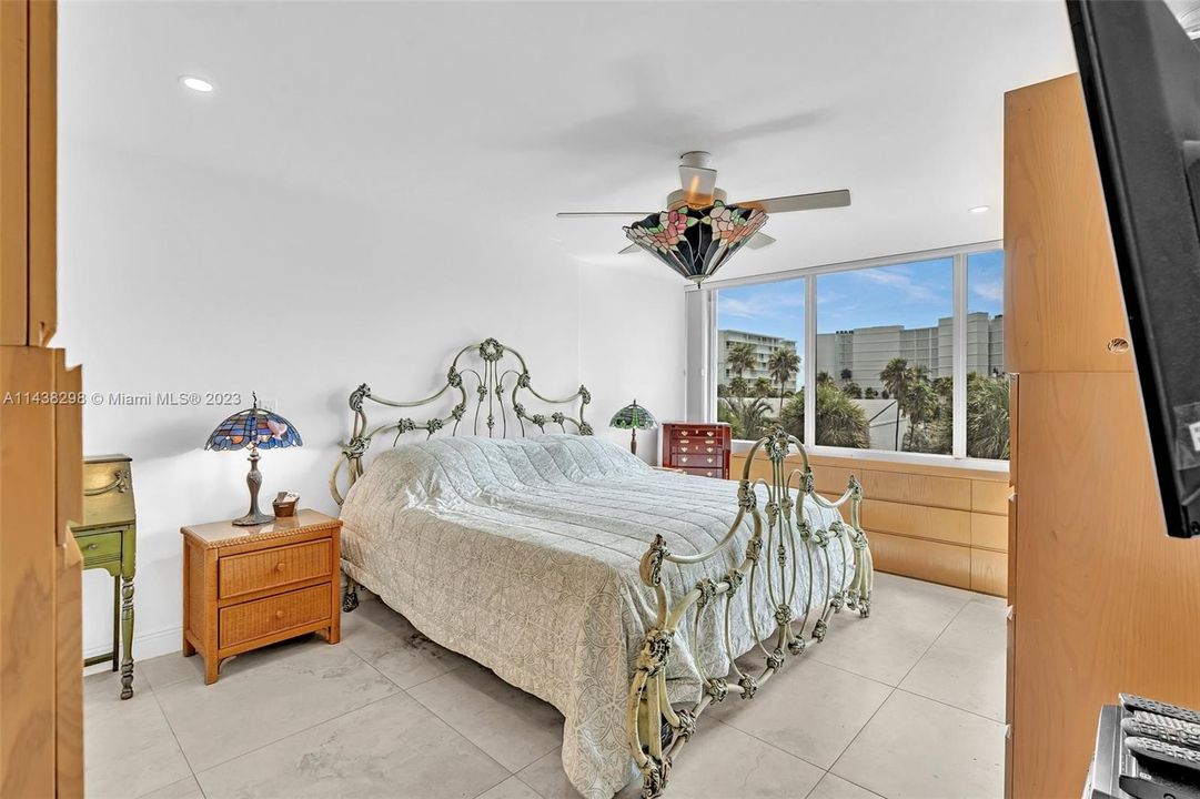 Vendido Recientemente: $495,000 (2 camas, 2 baños, 1541 Pies cuadrados)