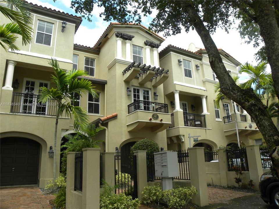 Recently Sold: $1,349,000 (4 beds, 3 baths, 2051 Square Feet)