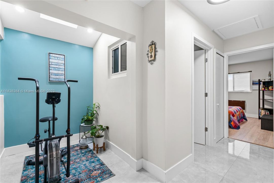 Recently Sold: $630,000 (3 beds, 2 baths, 1572 Square Feet)