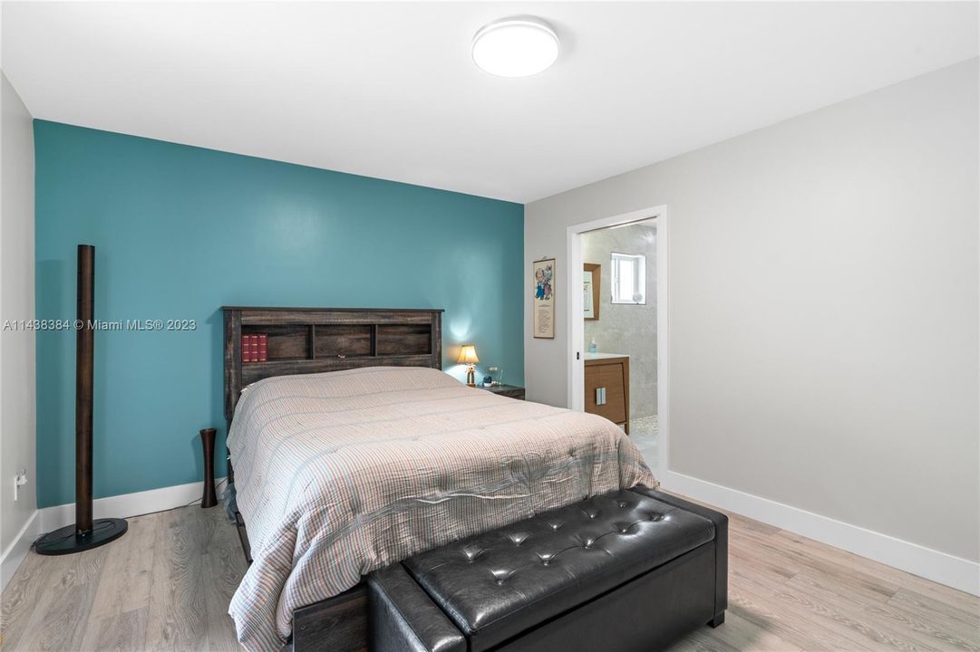 Recently Sold: $630,000 (3 beds, 2 baths, 1572 Square Feet)