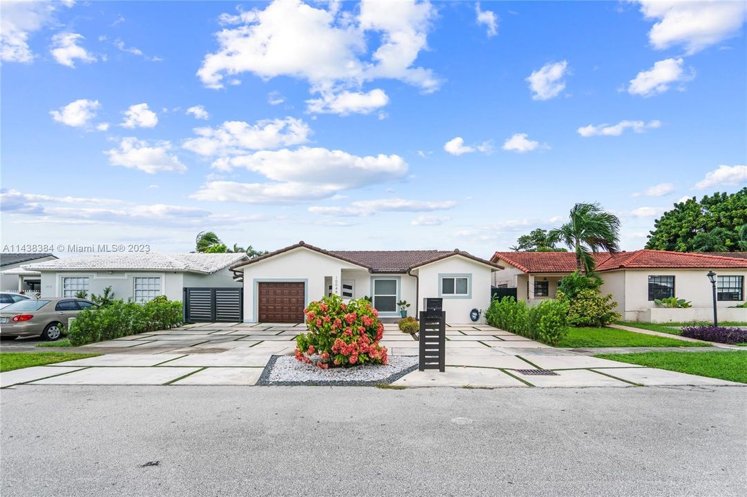 Recently Sold: $630,000 (3 beds, 2 baths, 1572 Square Feet)