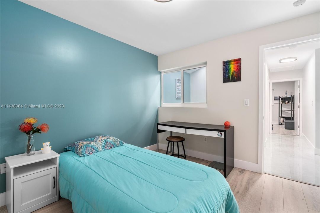 Recently Sold: $630,000 (3 beds, 2 baths, 1572 Square Feet)