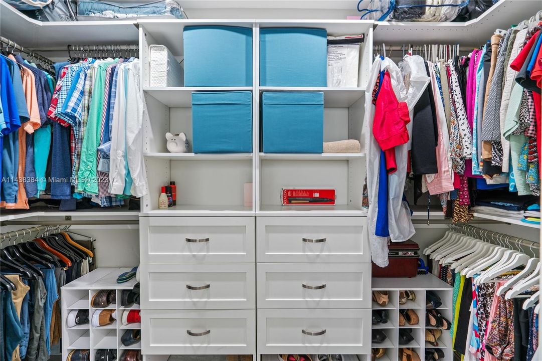 Recently Sold: $630,000 (3 beds, 2 baths, 1572 Square Feet)