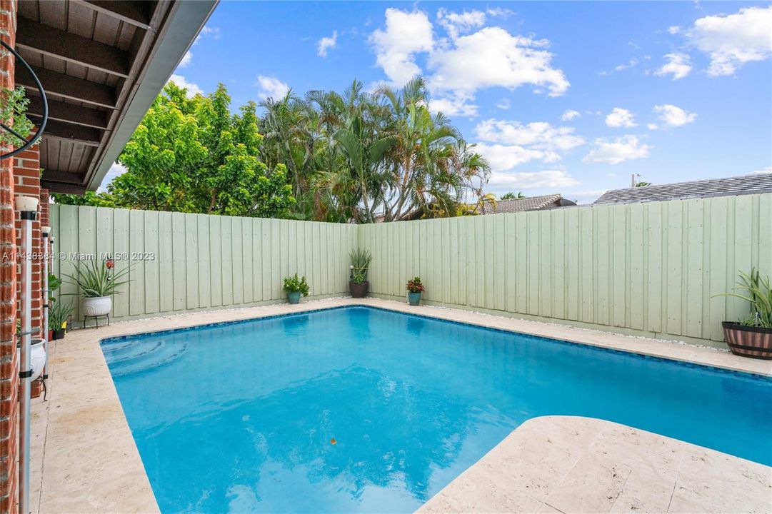 Recently Sold: $630,000 (3 beds, 2 baths, 1572 Square Feet)