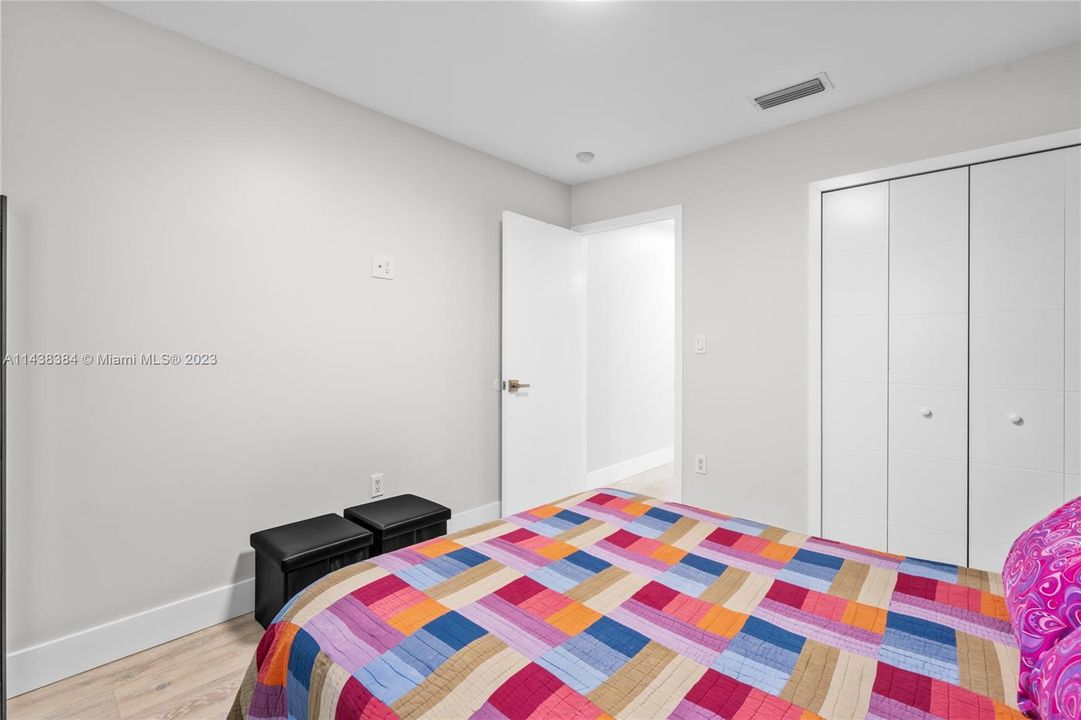 Recently Sold: $630,000 (3 beds, 2 baths, 1572 Square Feet)