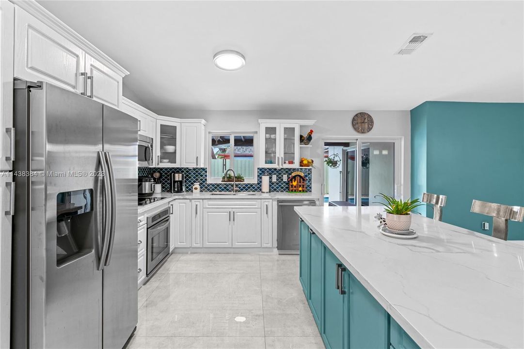 Recently Sold: $630,000 (3 beds, 2 baths, 1572 Square Feet)