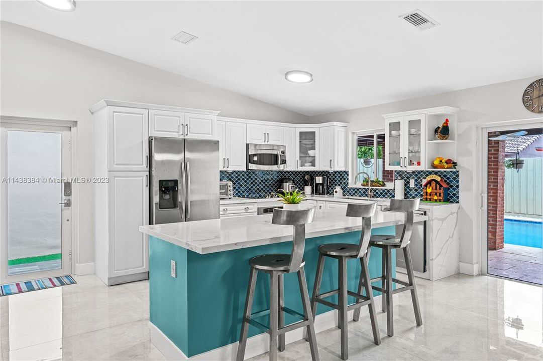 Recently Sold: $630,000 (3 beds, 2 baths, 1572 Square Feet)