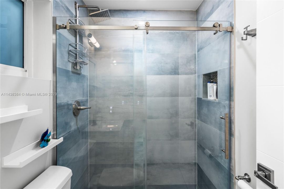 Recently Sold: $630,000 (3 beds, 2 baths, 1572 Square Feet)