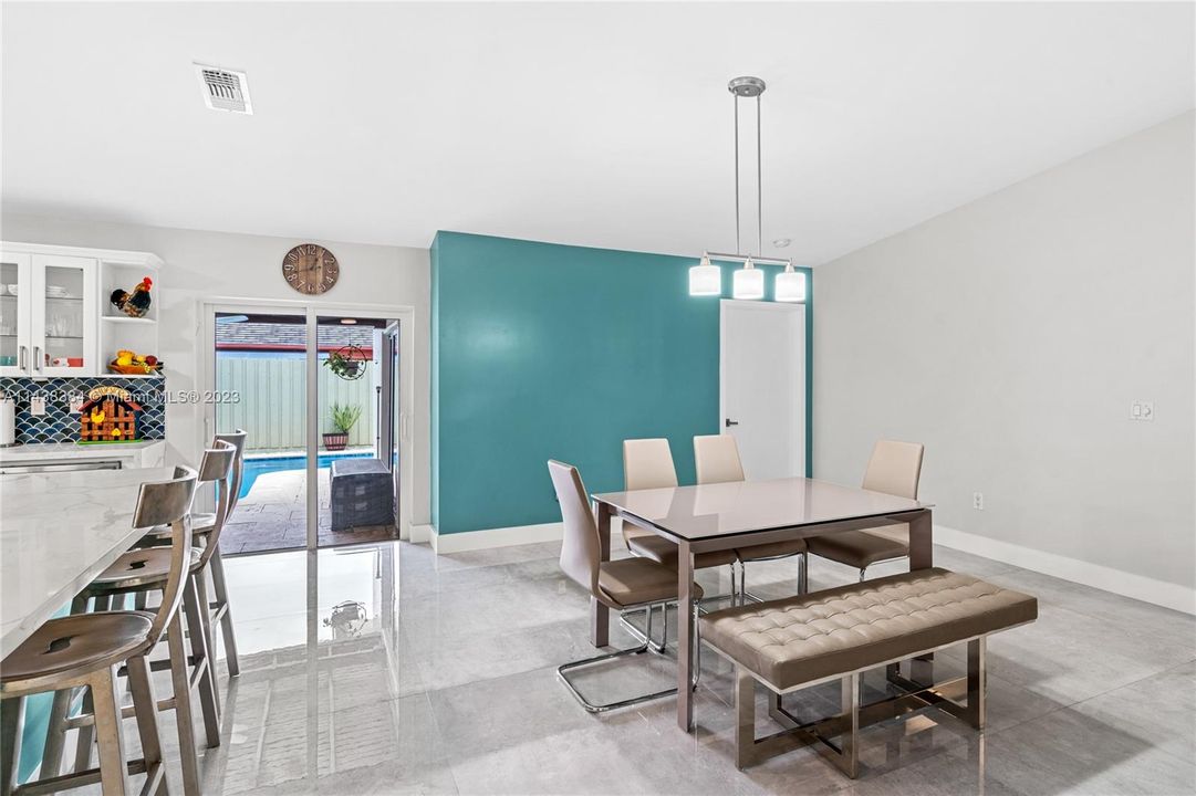 Recently Sold: $630,000 (3 beds, 2 baths, 1572 Square Feet)