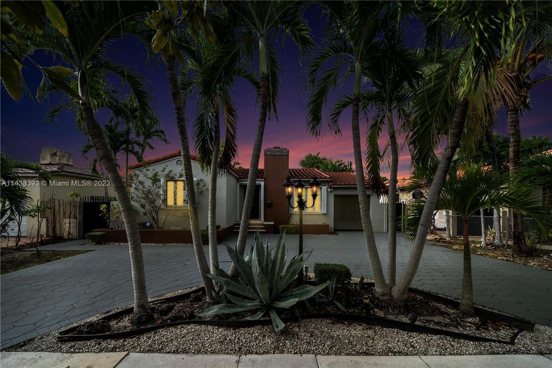 Recently Sold: $1,495,000 (3 beds, 3 baths, 0 Square Feet)