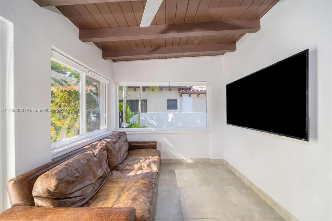 Recently Sold: $1,495,000 (3 beds, 3 baths, 0 Square Feet)