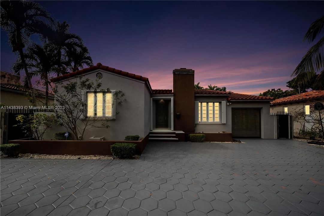 Recently Sold: $1,495,000 (3 beds, 3 baths, 0 Square Feet)