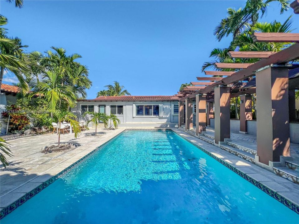 Recently Sold: $1,495,000 (3 beds, 3 baths, 0 Square Feet)