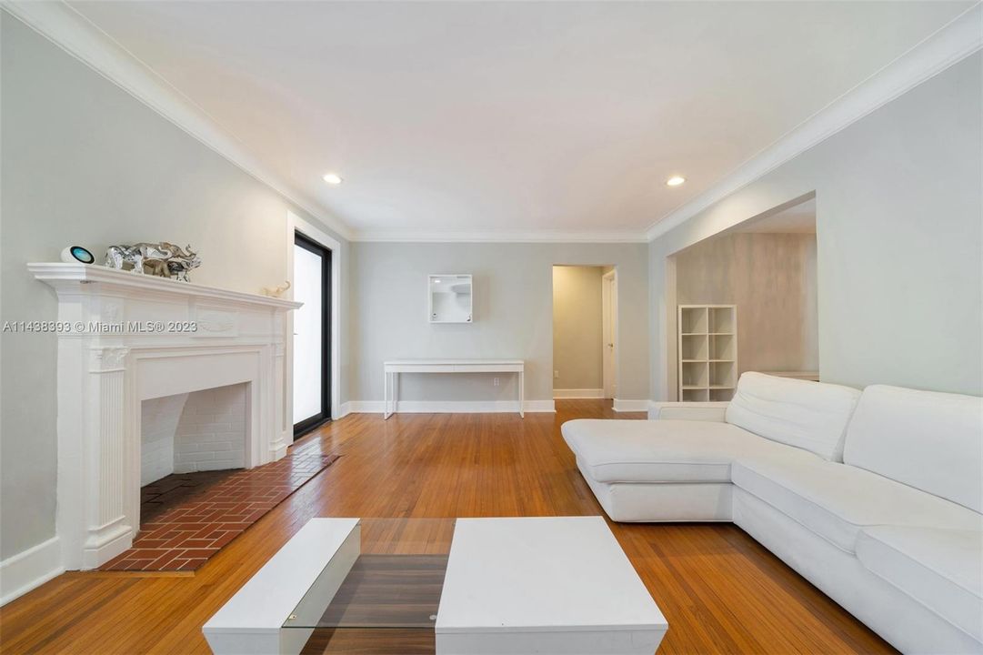 Recently Sold: $1,495,000 (3 beds, 3 baths, 0 Square Feet)