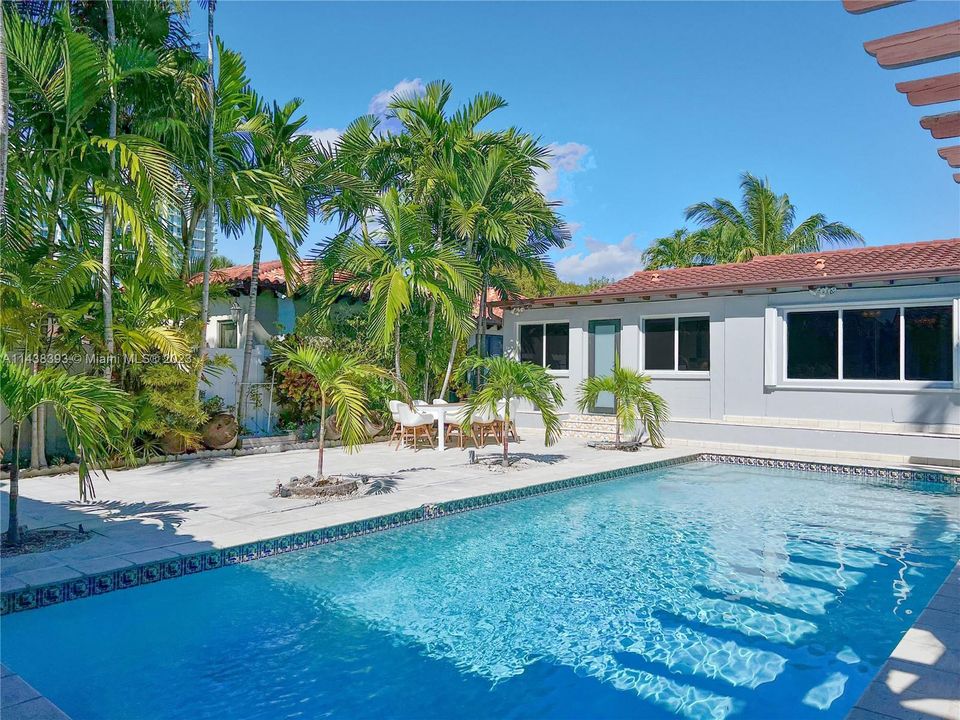 Recently Sold: $1,495,000 (3 beds, 3 baths, 0 Square Feet)